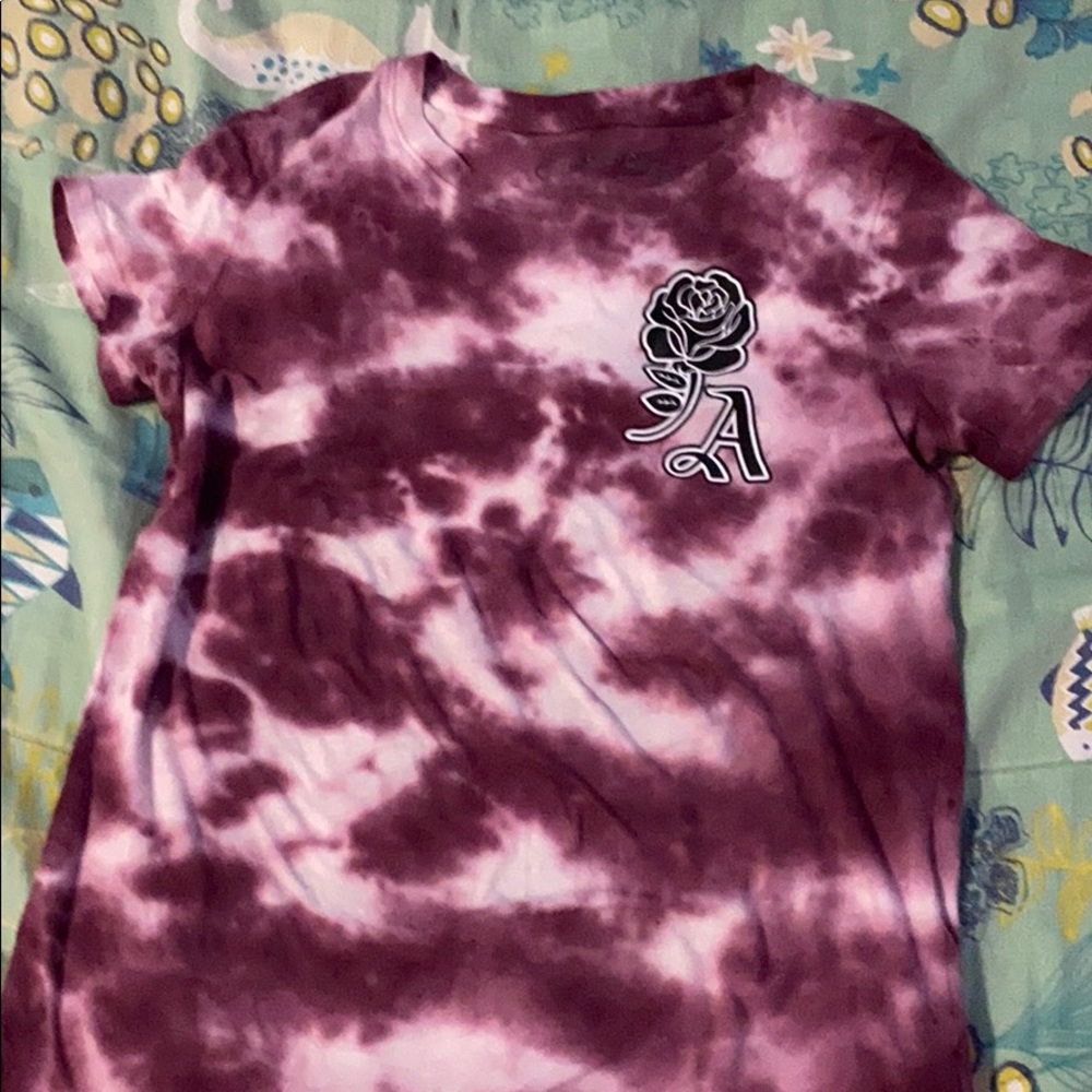 I am selling a shirt.